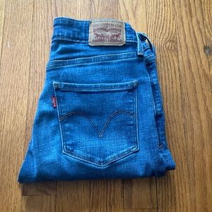 Levi’s mid rise skinny jeans size 4